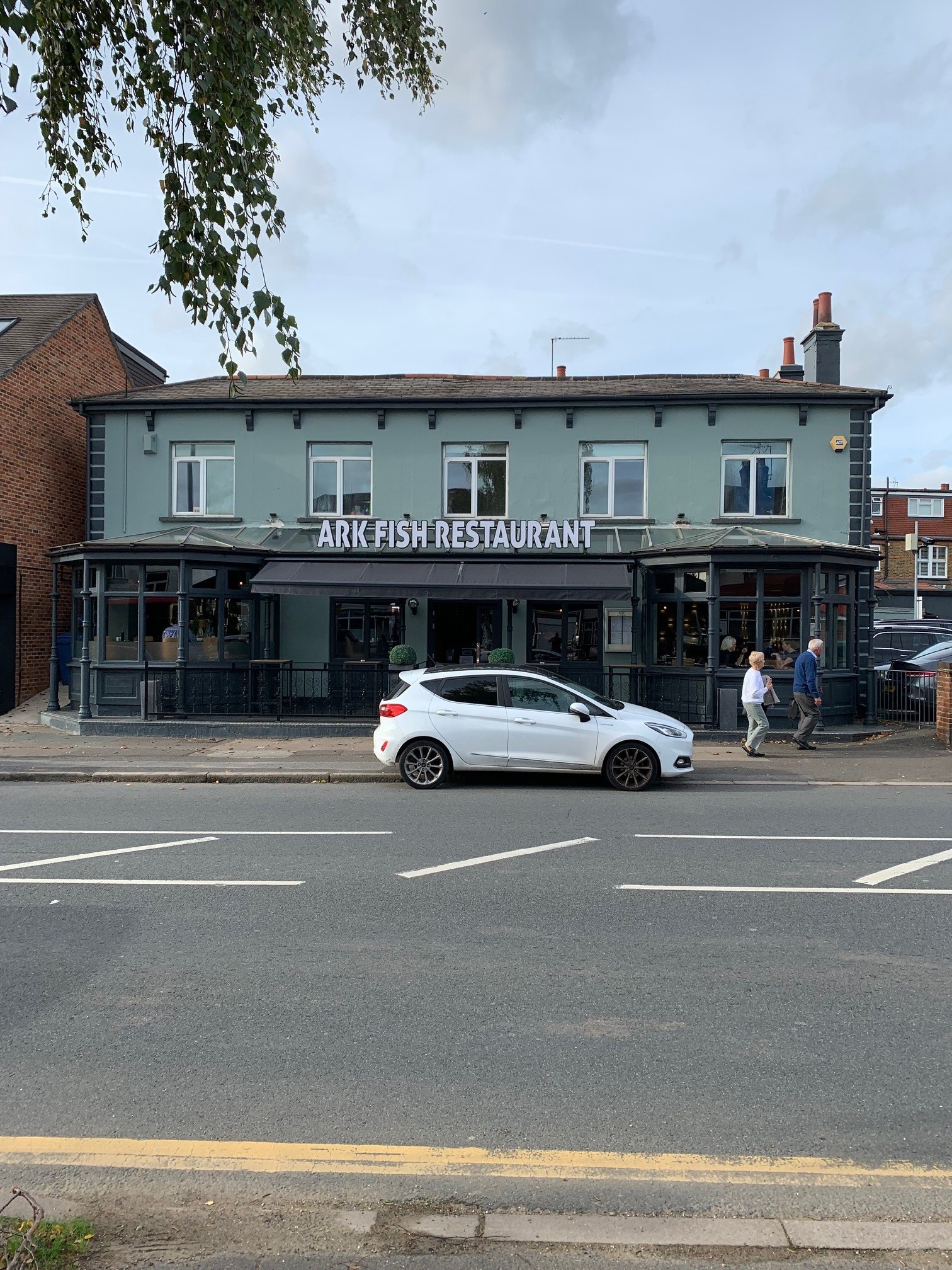 LEASE FOR SALE, Restaurant, South Woodford. Ref.1762